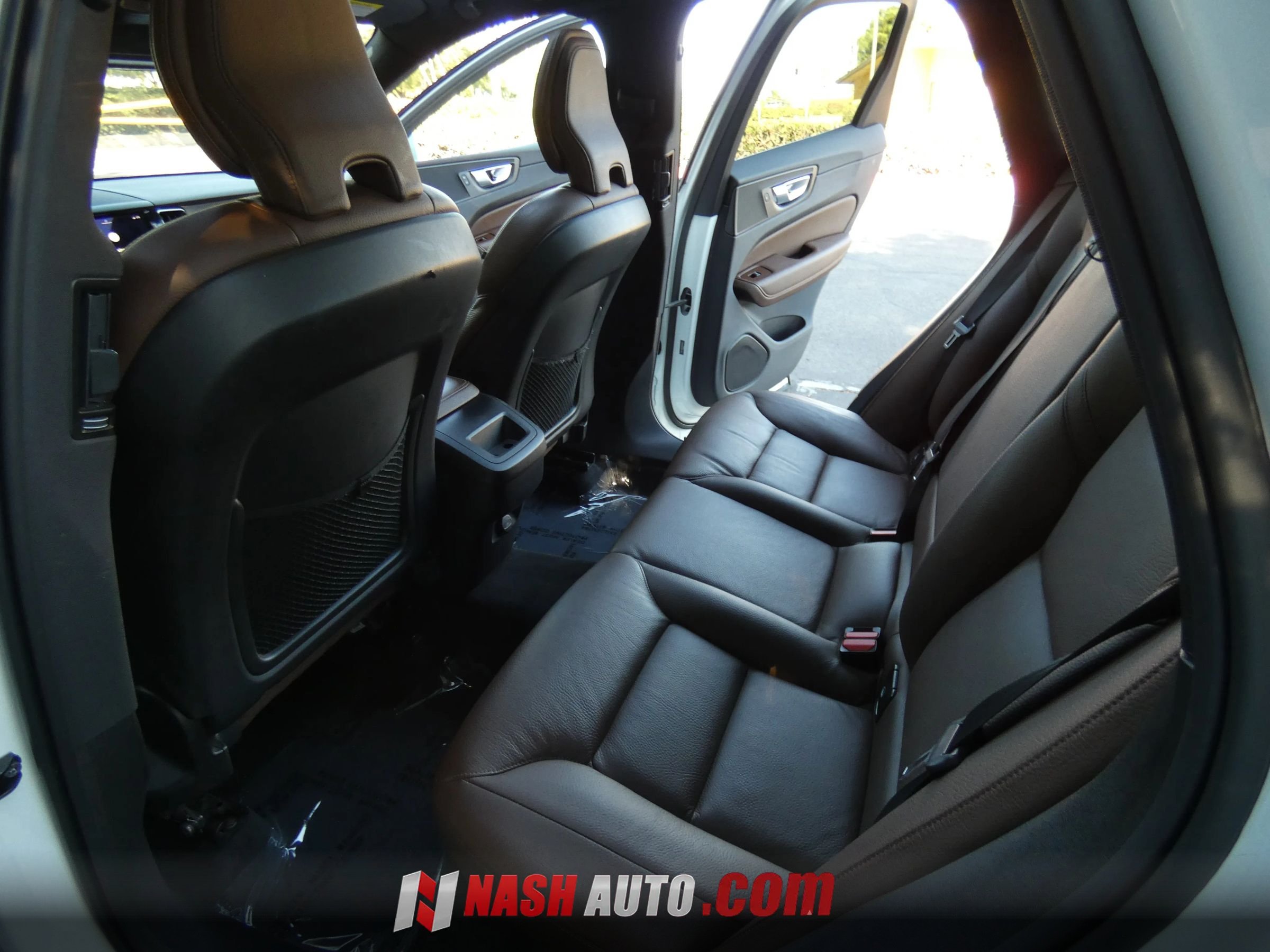 Used 2022 Volvo XC60 B5 Momentum AWD/4WD image 44