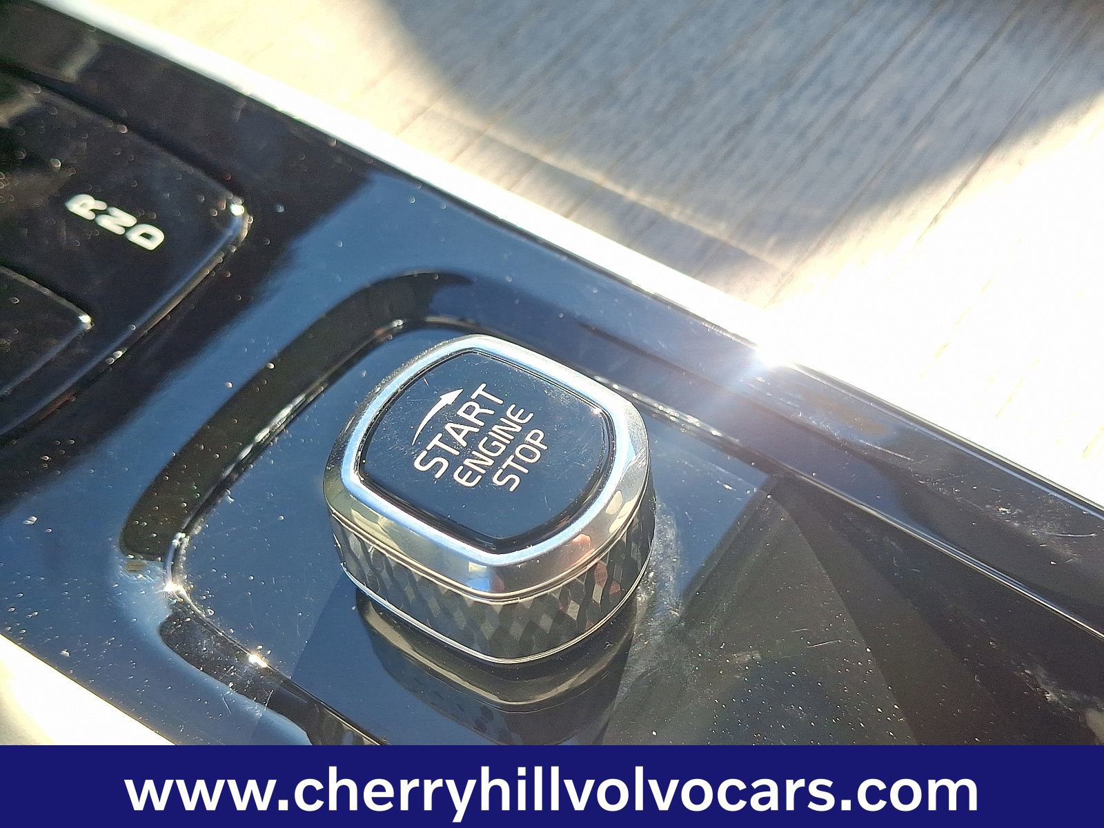 Certified 2023 Volvo XC60 B5 Plus w/ Climate Package image 21