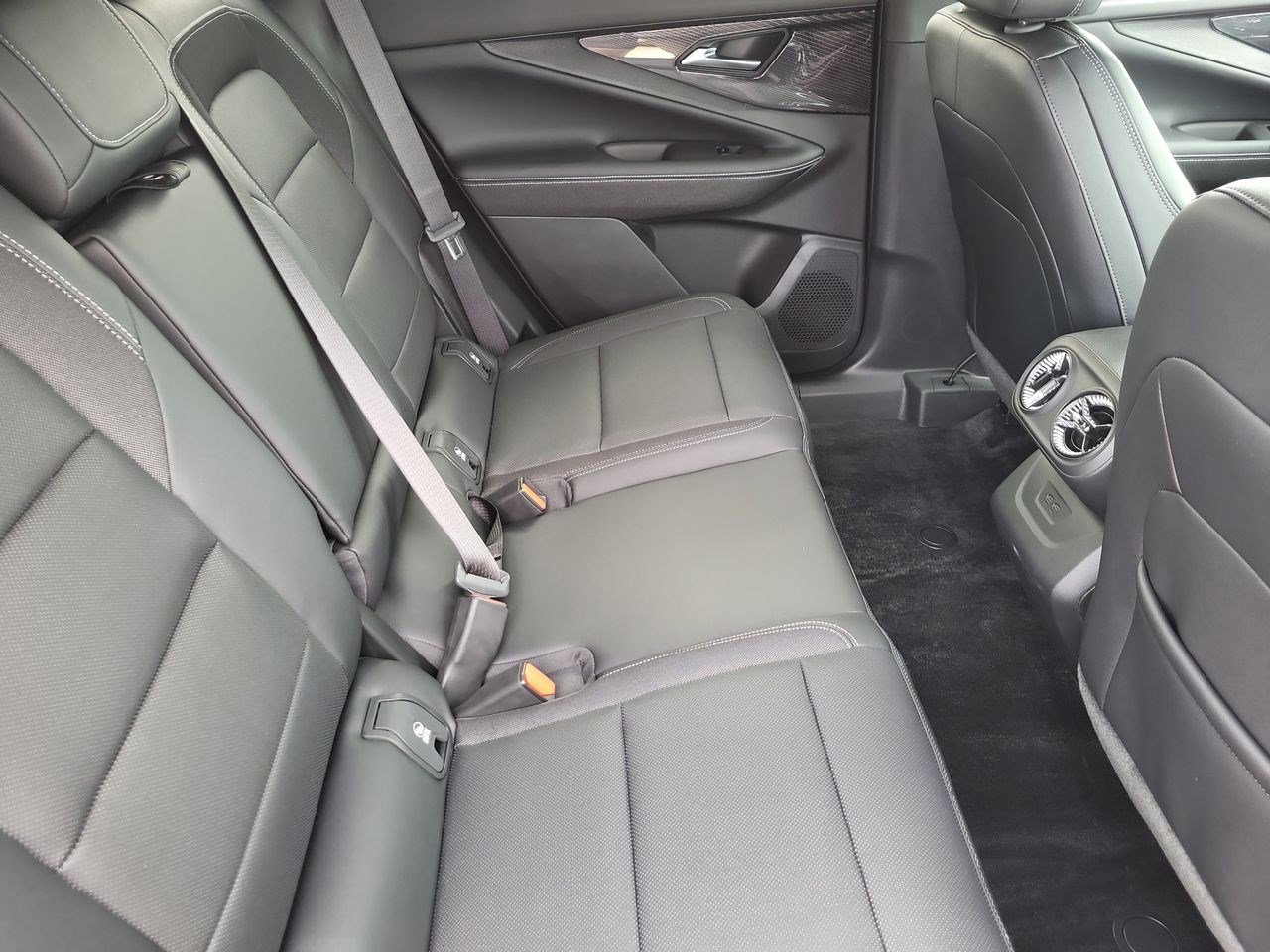 Used 2026 Chevrolet Blazer EV LT w/ LPO, Blackout Package image 30