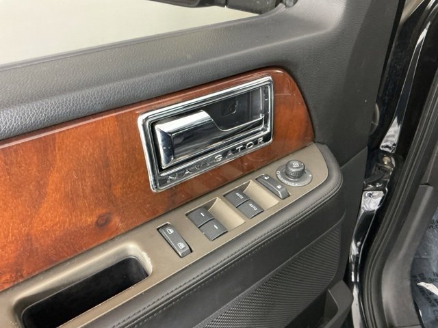 Used 2012 Lincoln Navigator 4WD image 12