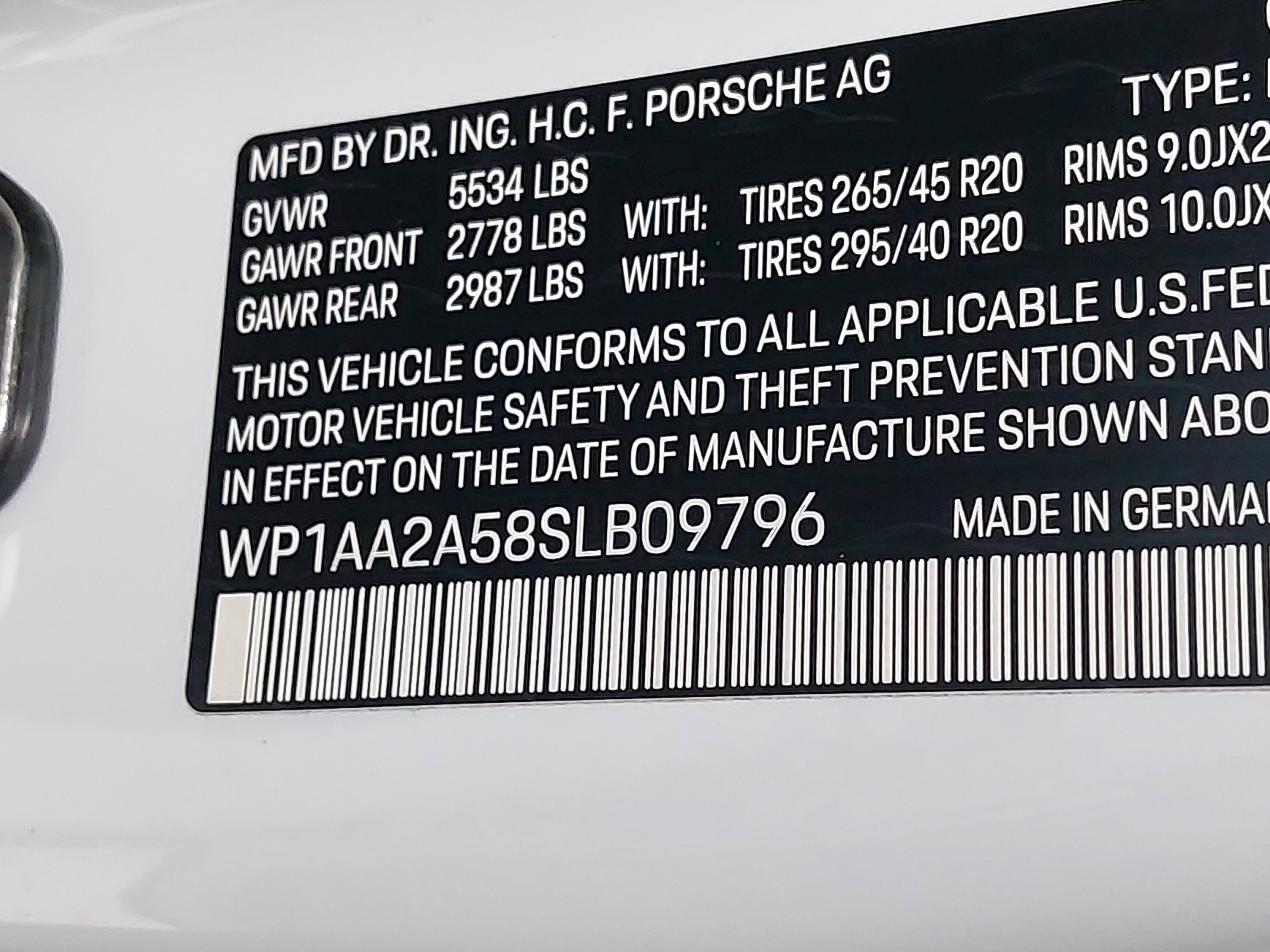 Used 2025 Porsche Macan image 37