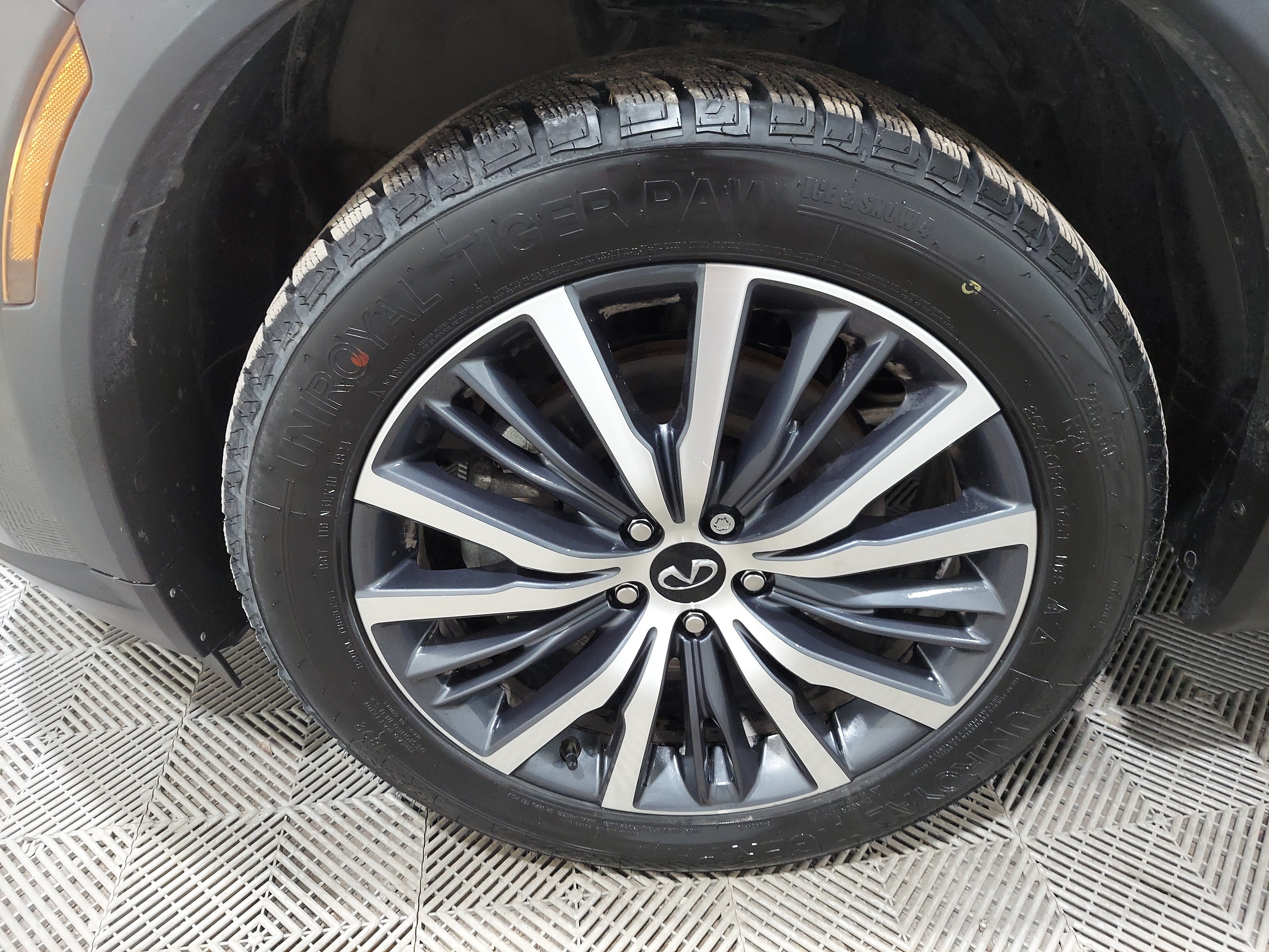 Used 2024 INFINITI QX60 Sensory AWD/4WD image 6