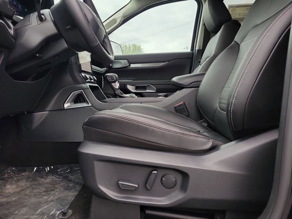 New 2025 Ford Ranger Lariat w/ Chrome Accent Package image 19