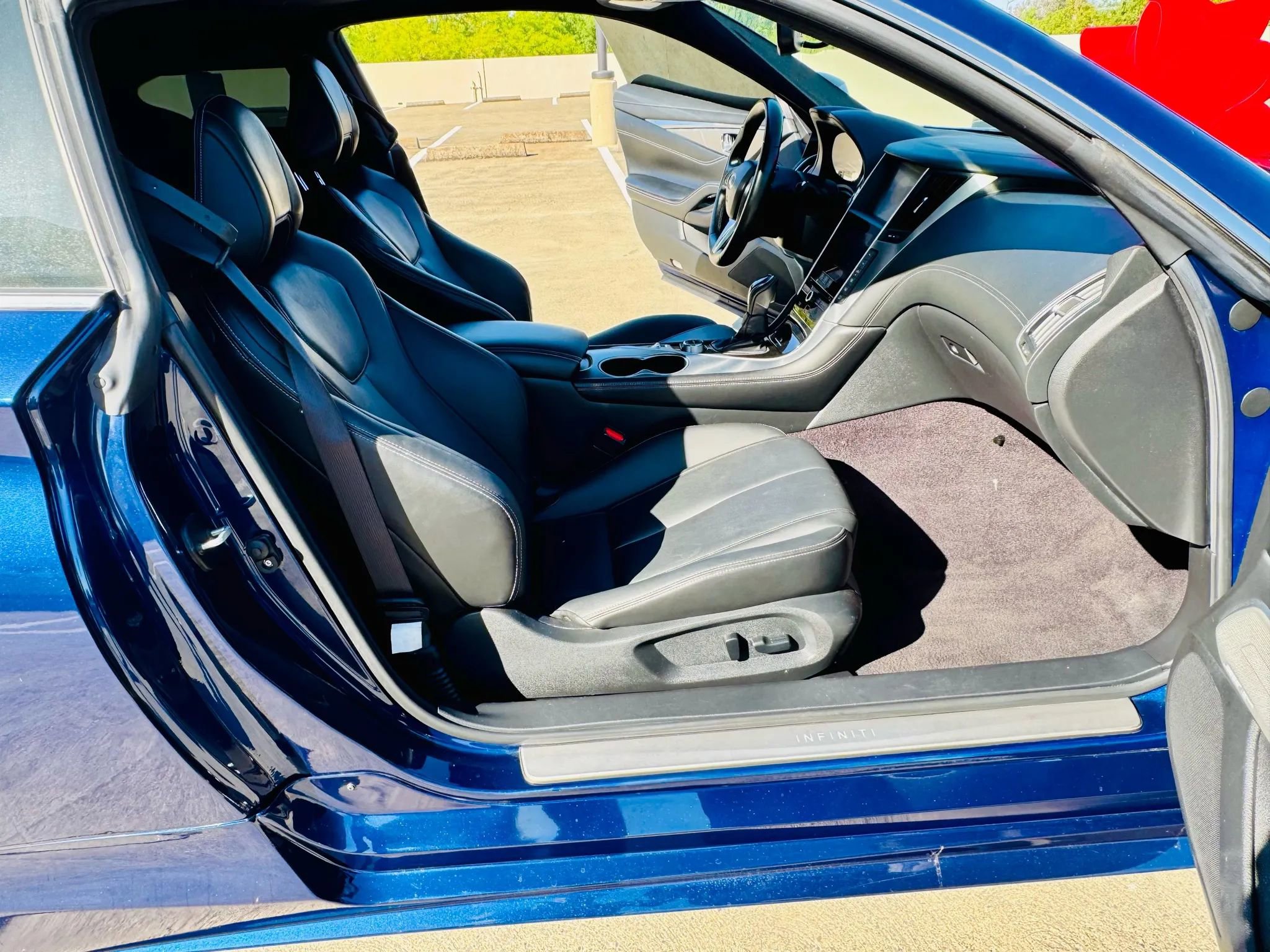 Used 2019 INFINITI Q60 3.0t Luxe w/ Cargo Package RWD image 27