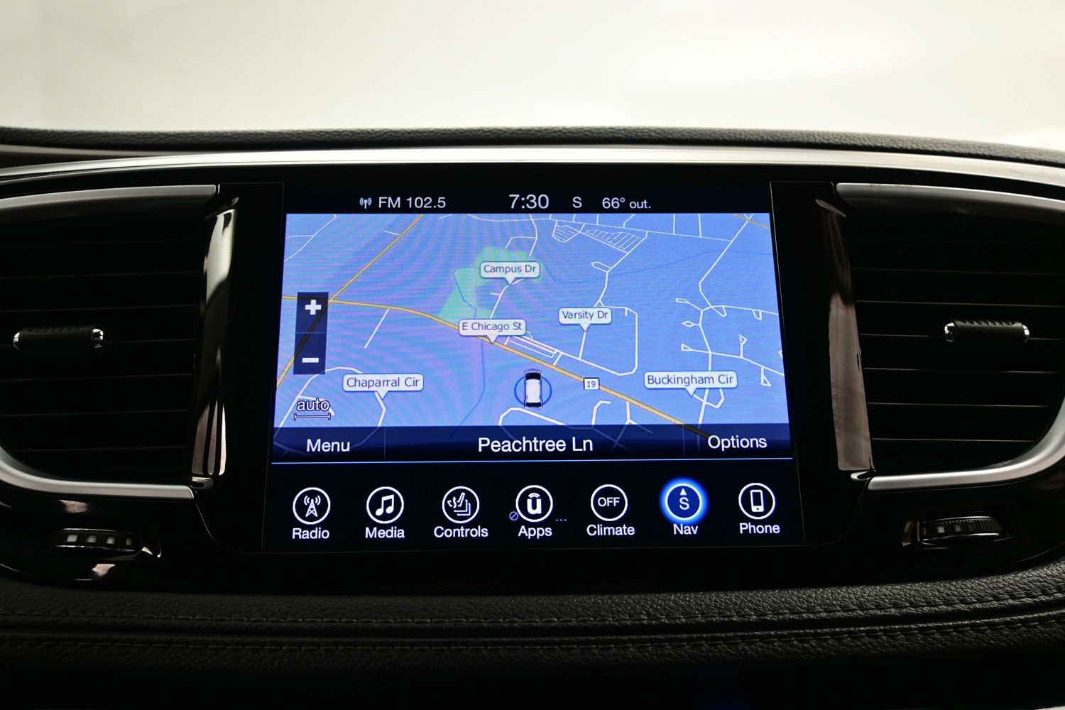 Used 2017 Chrysler Pacifica Limited FWD image 22