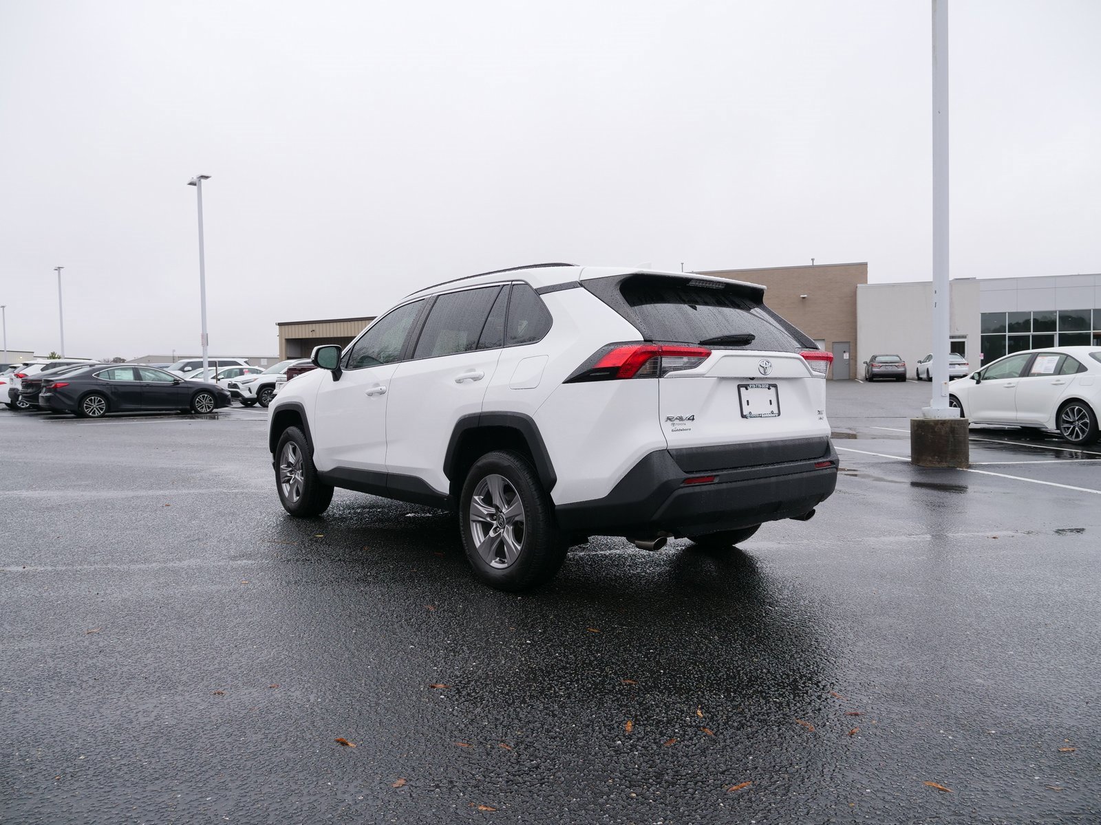 Used 2023 Toyota RAV4 XLE image 5