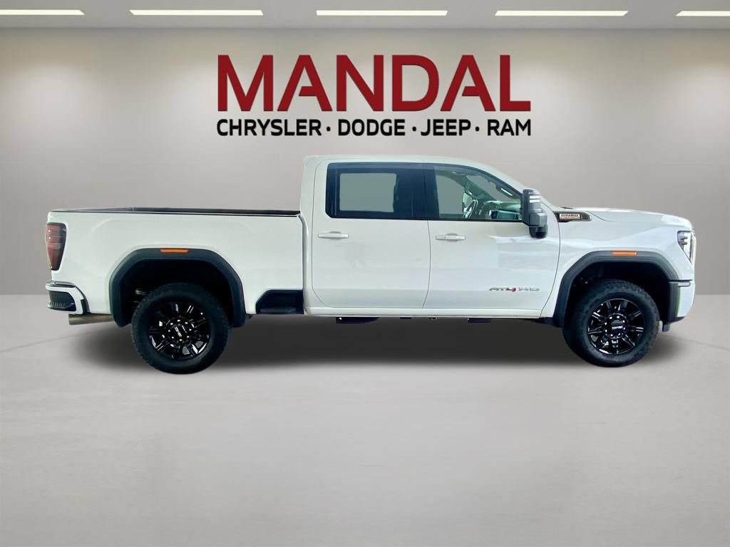 Used 2025 GMC Sierra 2500 AT4 AWD/4WD image 5