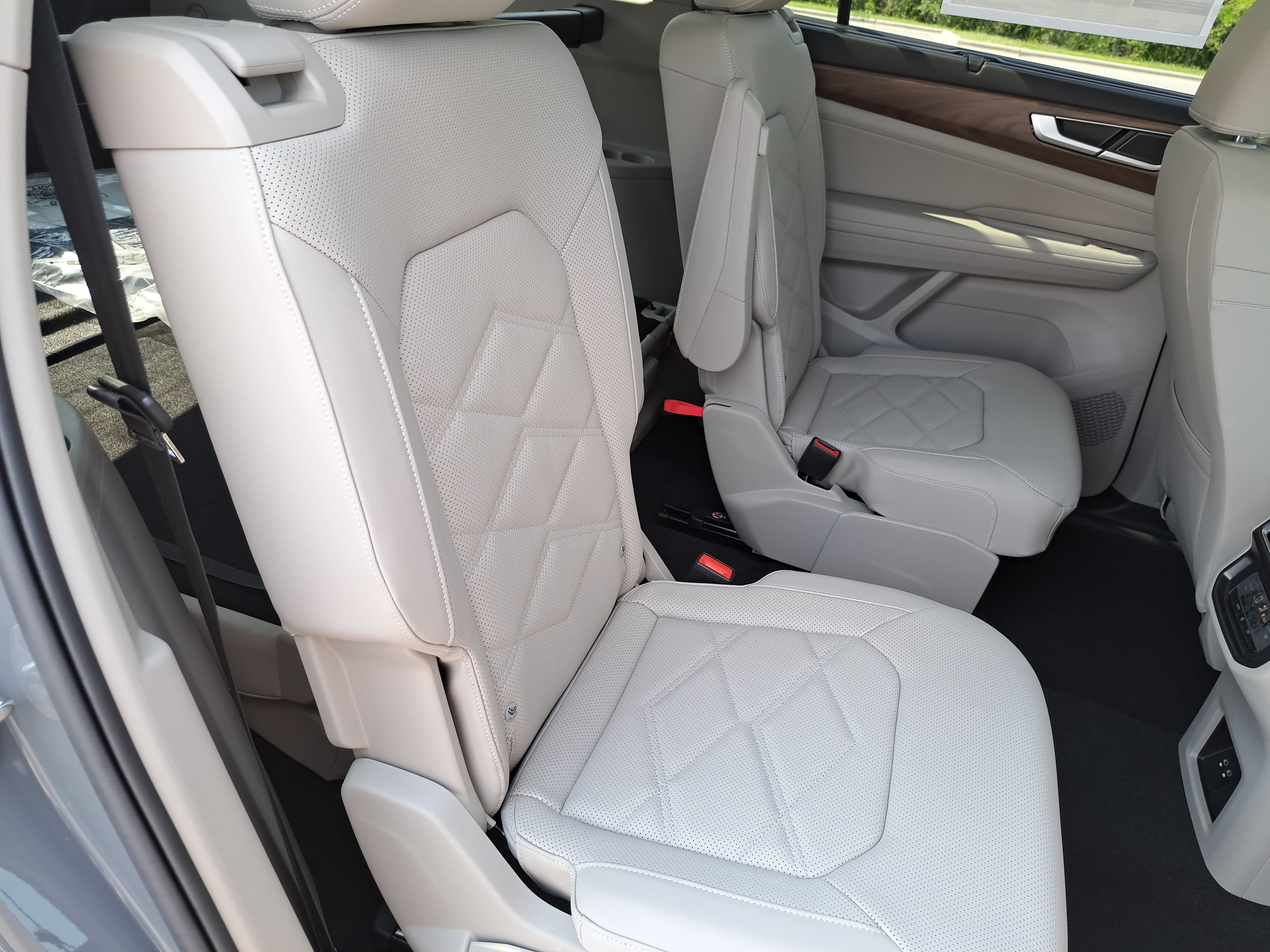 New 2026 Volkswagen Atlas SE FWD image 12