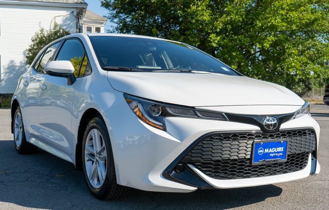 Used 2022 Toyota Corolla SE w/ SE Preferred Package image 4