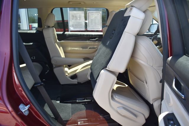 Used 2022 Jeep Grand Cherokee L Limited AWD/4WD image 48