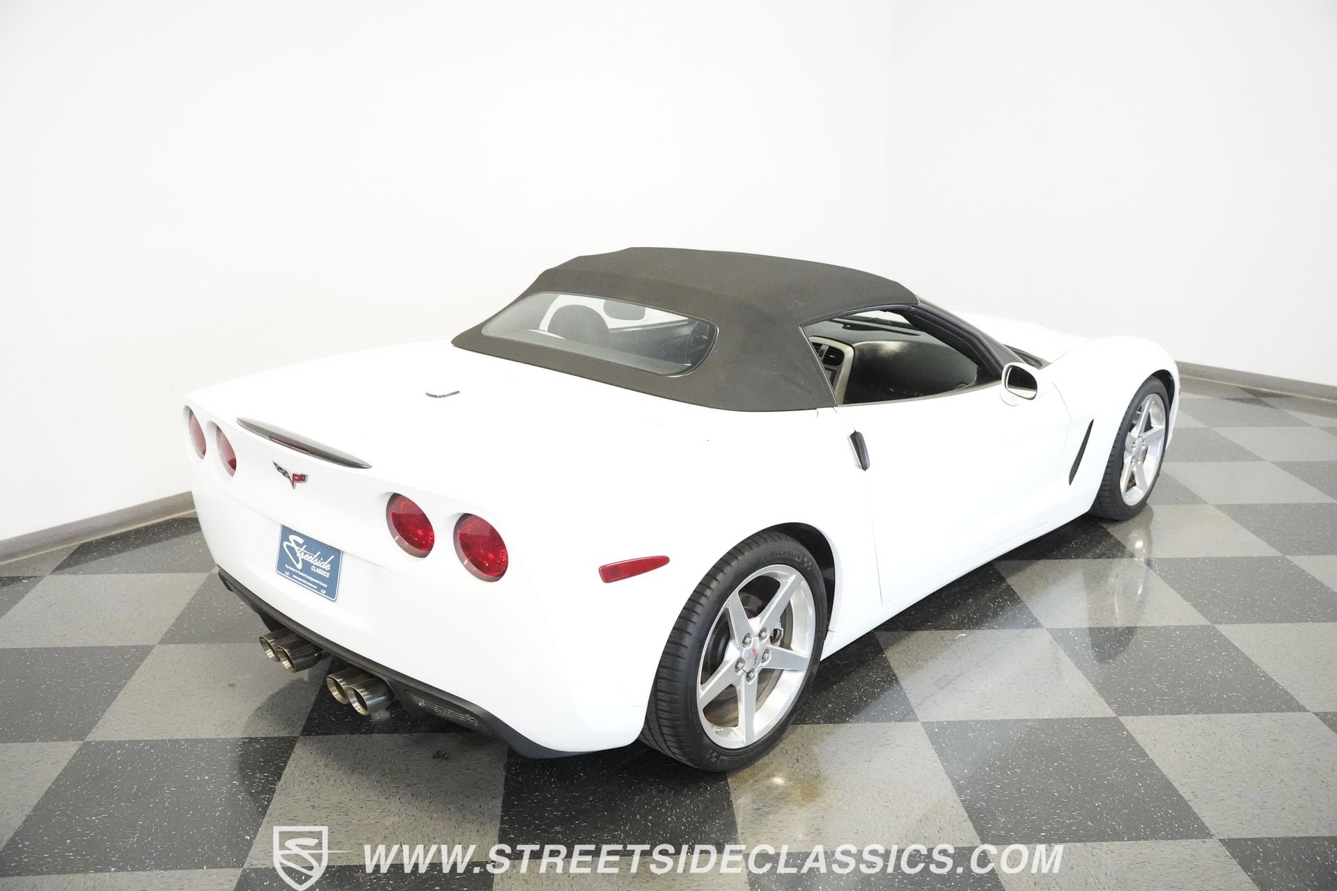 Used 2005 Chevrolet Corvette Convertible w/ Preferred Equipment Group image 34