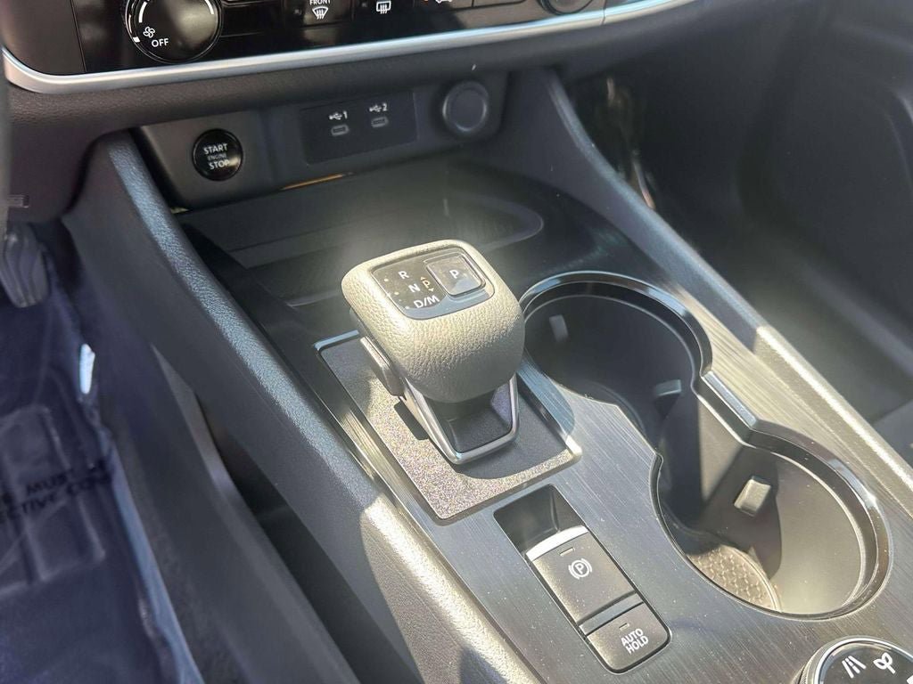 Used 2025 Nissan Rogue S AWD/4WD image 29