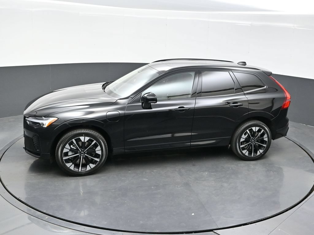 New 2026 Volvo XC60 T8 Plus w/ Climate Package PRO AWD/4WD image 30