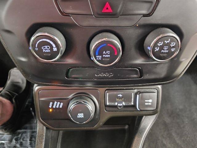 Used 2020 Jeep Renegade Sport AWD/4WD image 19