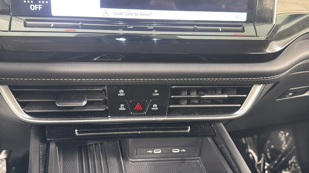 Used 2025 Volkswagen Atlas SE AWD/4WD image 27