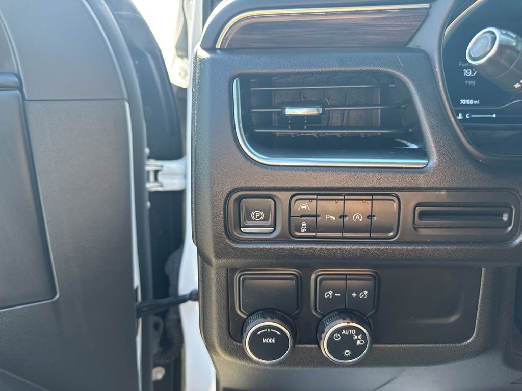 Used 2024 Chevrolet Suburban LT image 12