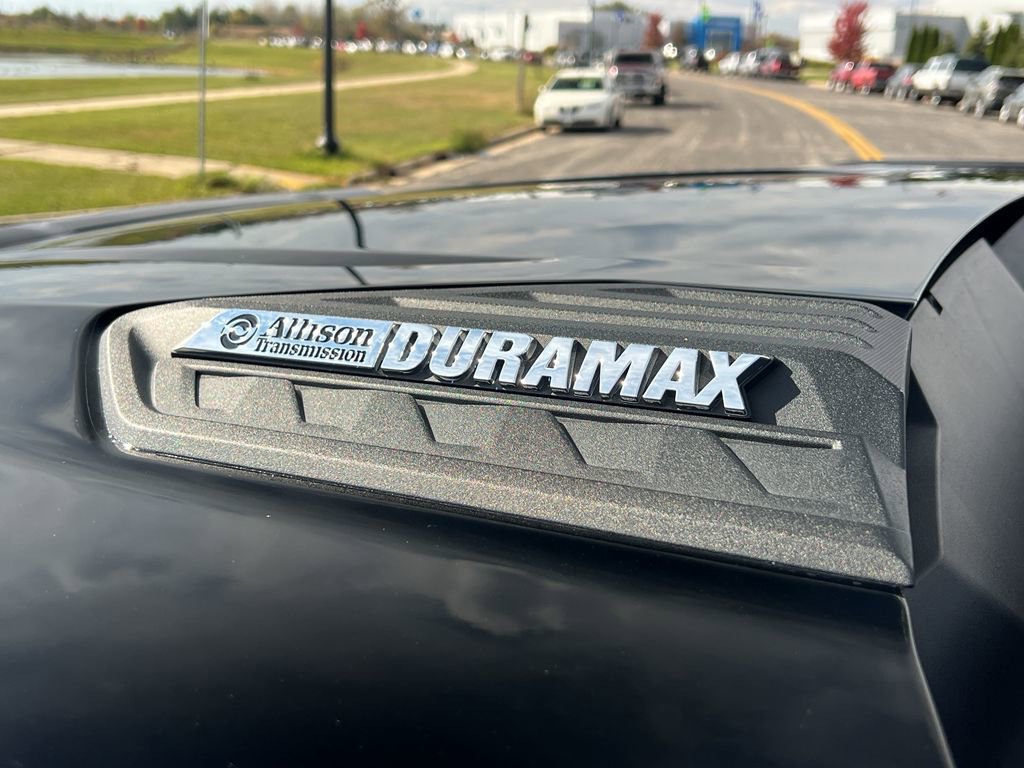 Used 2024 Chevrolet Silverado 3500 LT w/ Midnight Edition image 10