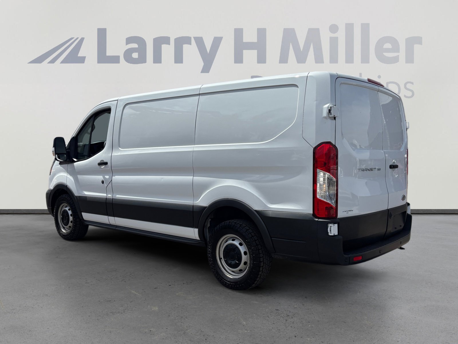 Used 2022 Ford Transit 150 Low Roof w/ Load Area Protection Package image 3