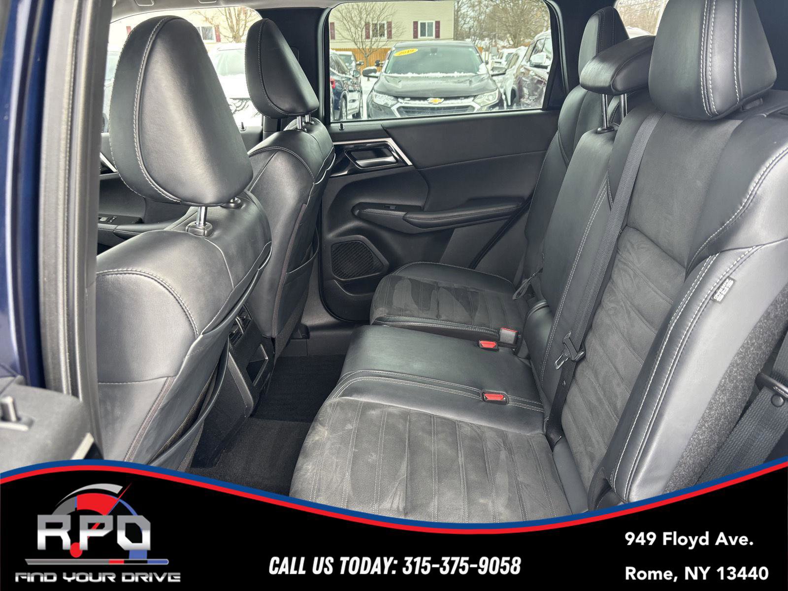 Used 2022 Mitsubishi Outlander SE image 23