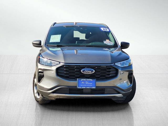 Certified 2025 Ford Escape ST-Line image 2