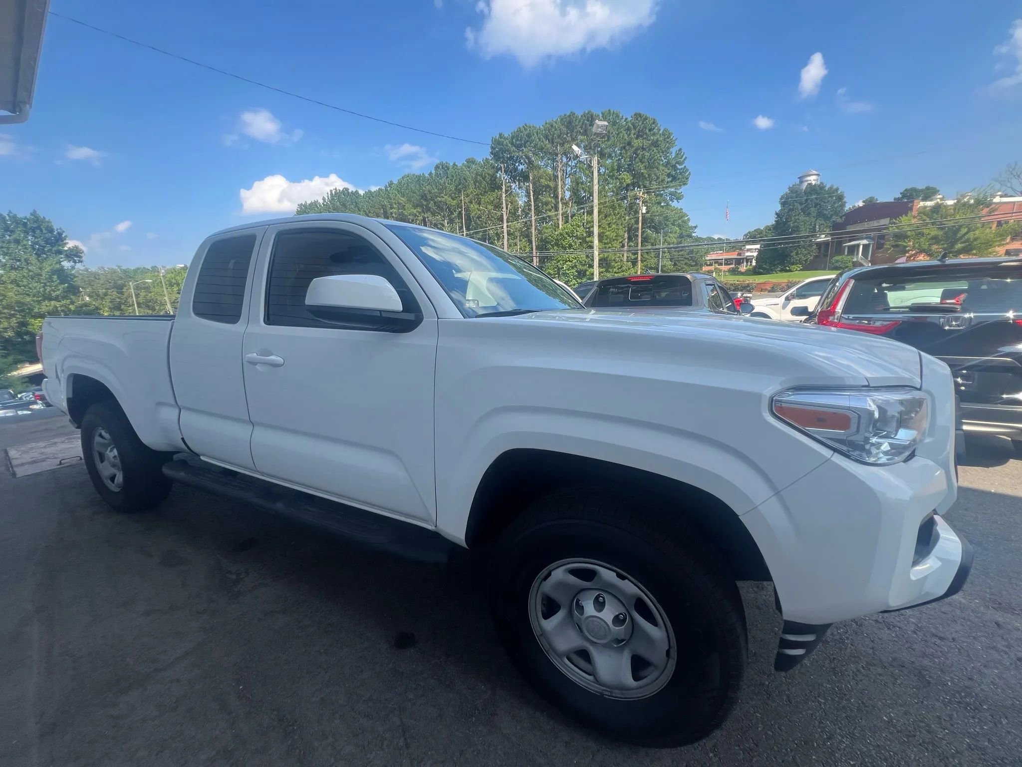 Used 2023 Toyota Tacoma SR w/ SR Convenience Package image 5