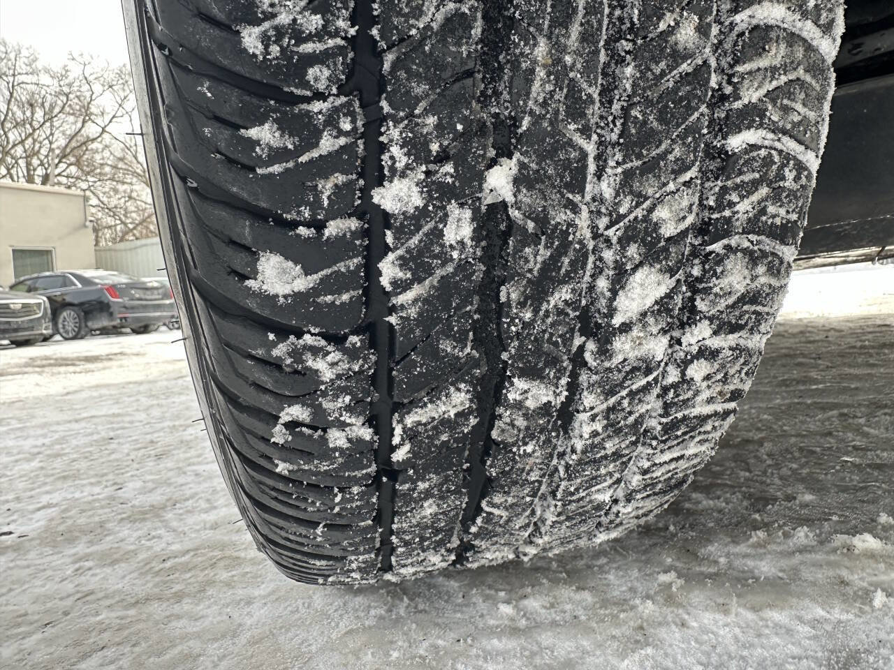 Used 2020 Toyota Camry LE image 10