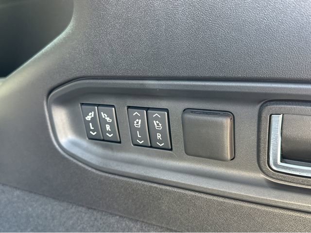 New 2026 Cadillac Vistiq Luxury AWD/4WD image 32