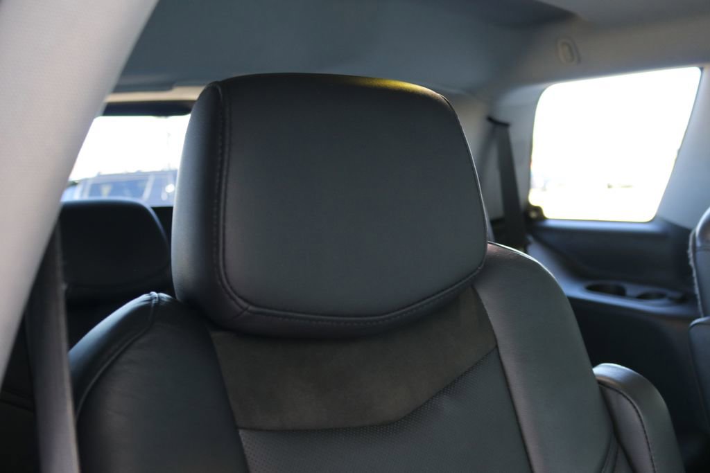 Used 2019 Cadillac Escalade Luxury image 38