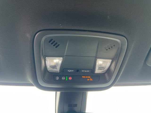 Used 2023 Chevrolet Traverse LS image 23