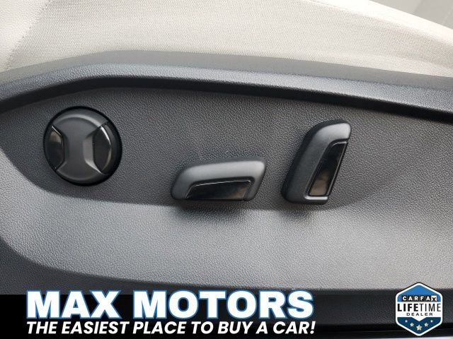 Used 2023 Volkswagen Tiguan SE image 20