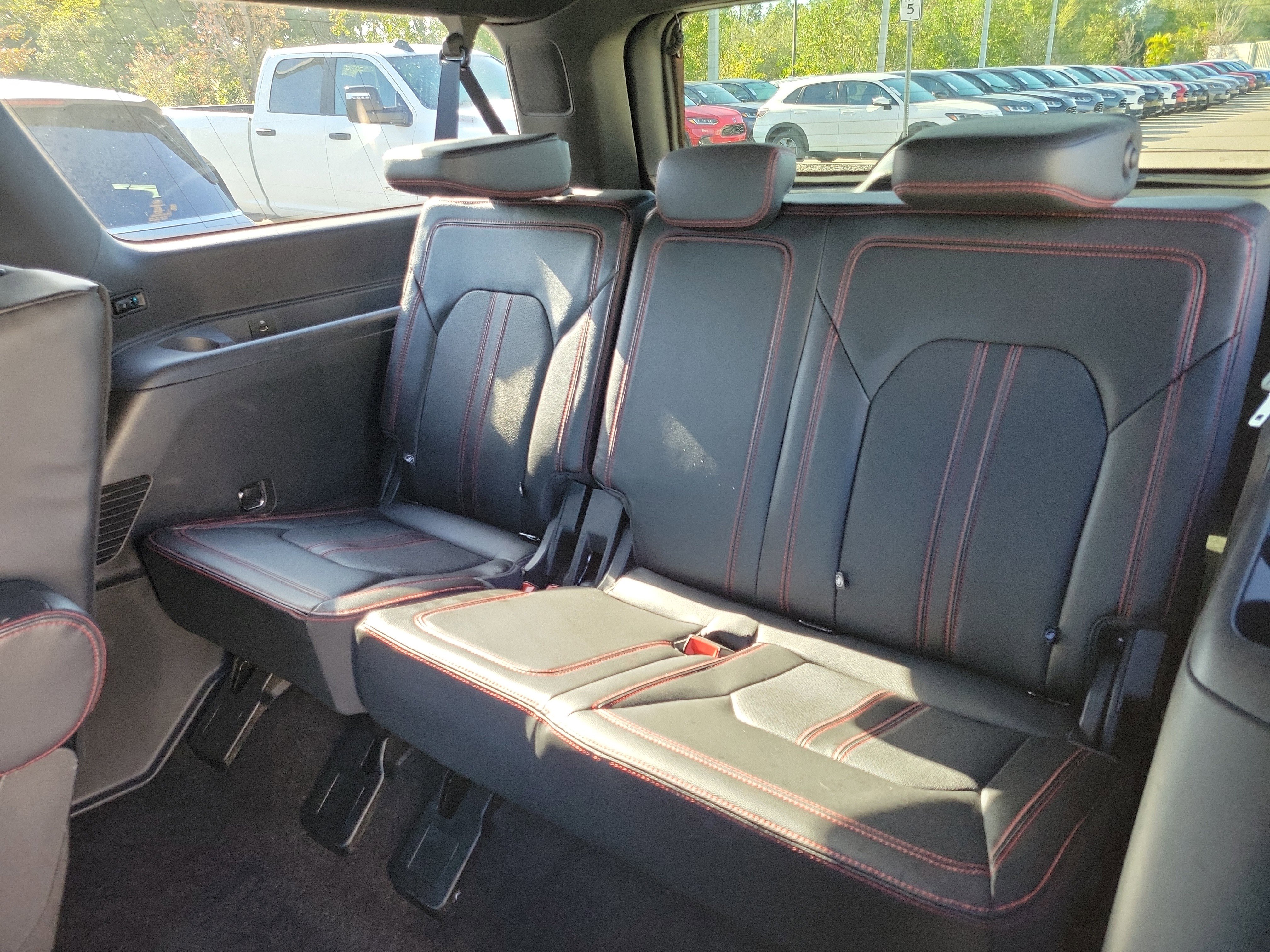 Used 2022 Ford Expedition Max Limited image 15