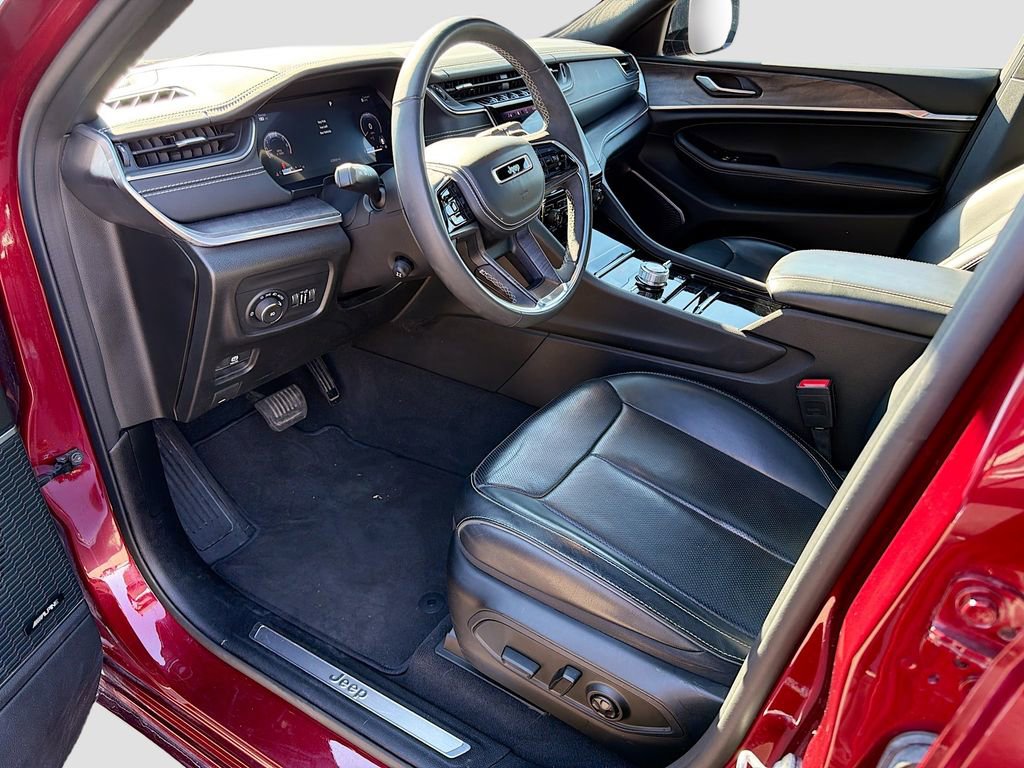 Used 2023 Jeep Grand Cherokee Overland image 28