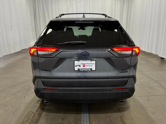 Certified 2021 Toyota RAV4 XLE w/ Carpet Mat Package (TMS) AWD/4WD image 5