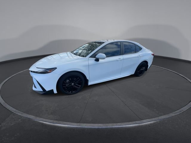 Used 2025 Toyota Camry SE image 7