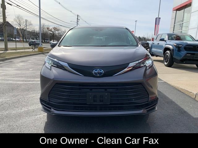 Used 2023 Toyota Sienna LE image 9