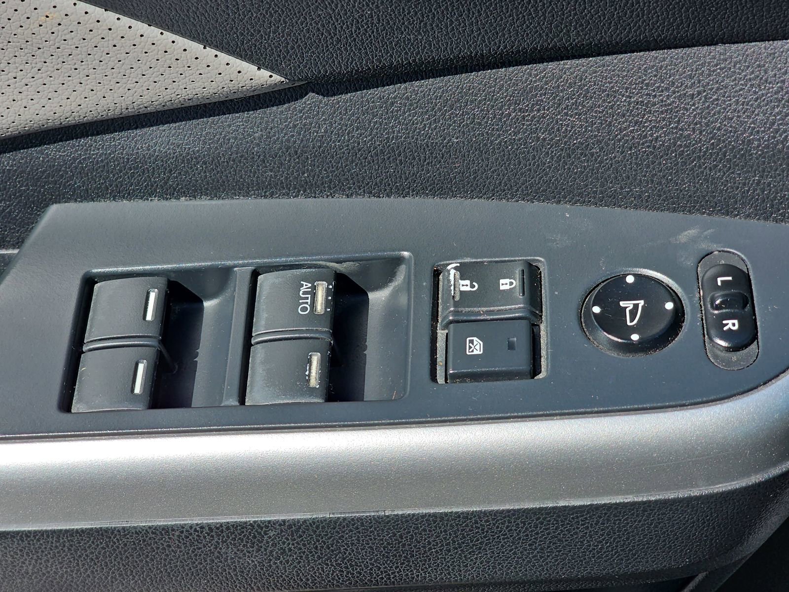 Used 2016 Honda CR-V EX-L image 32