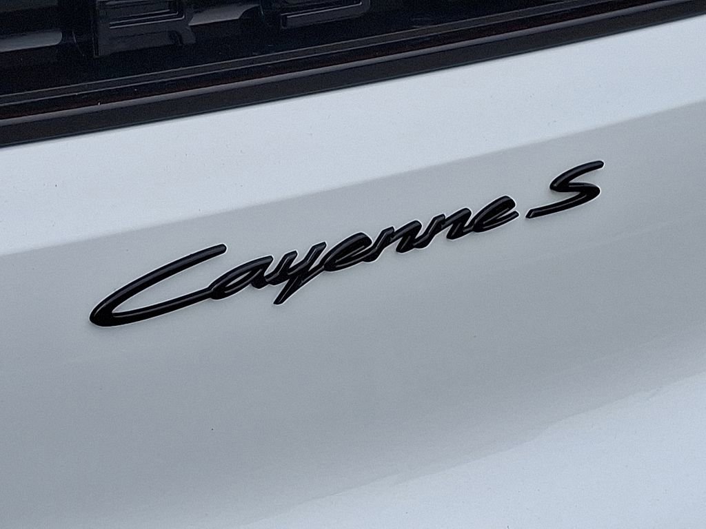 Used 2024 Porsche Cayenne S image 32