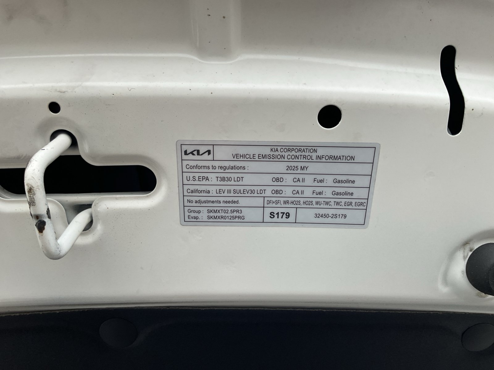 Used 2025 Kia Sportage EX FWD image 24