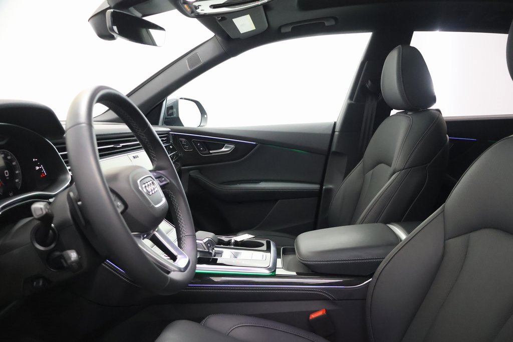 Certified 2025 Audi Q8 Prestige image 13