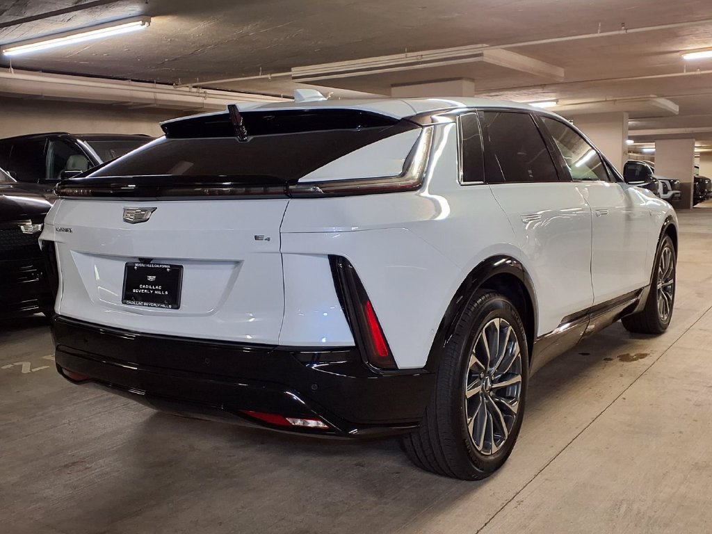 New 2027 Cadillac Lyriq Sport AWD/4WD image 8