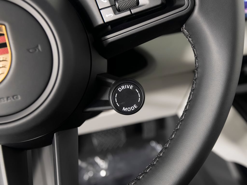New 2026 Porsche Macan 4 Electric AWD/4WD image 27