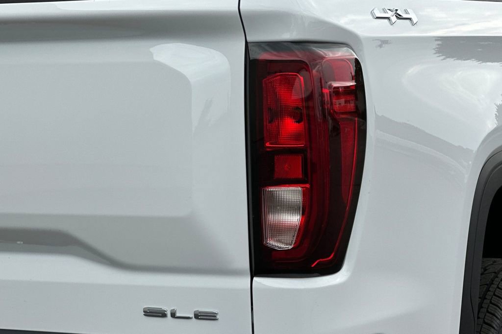 New 2026 GMC Sierra 1500 SLE w/ Preferred Package AWD/4WD image 21