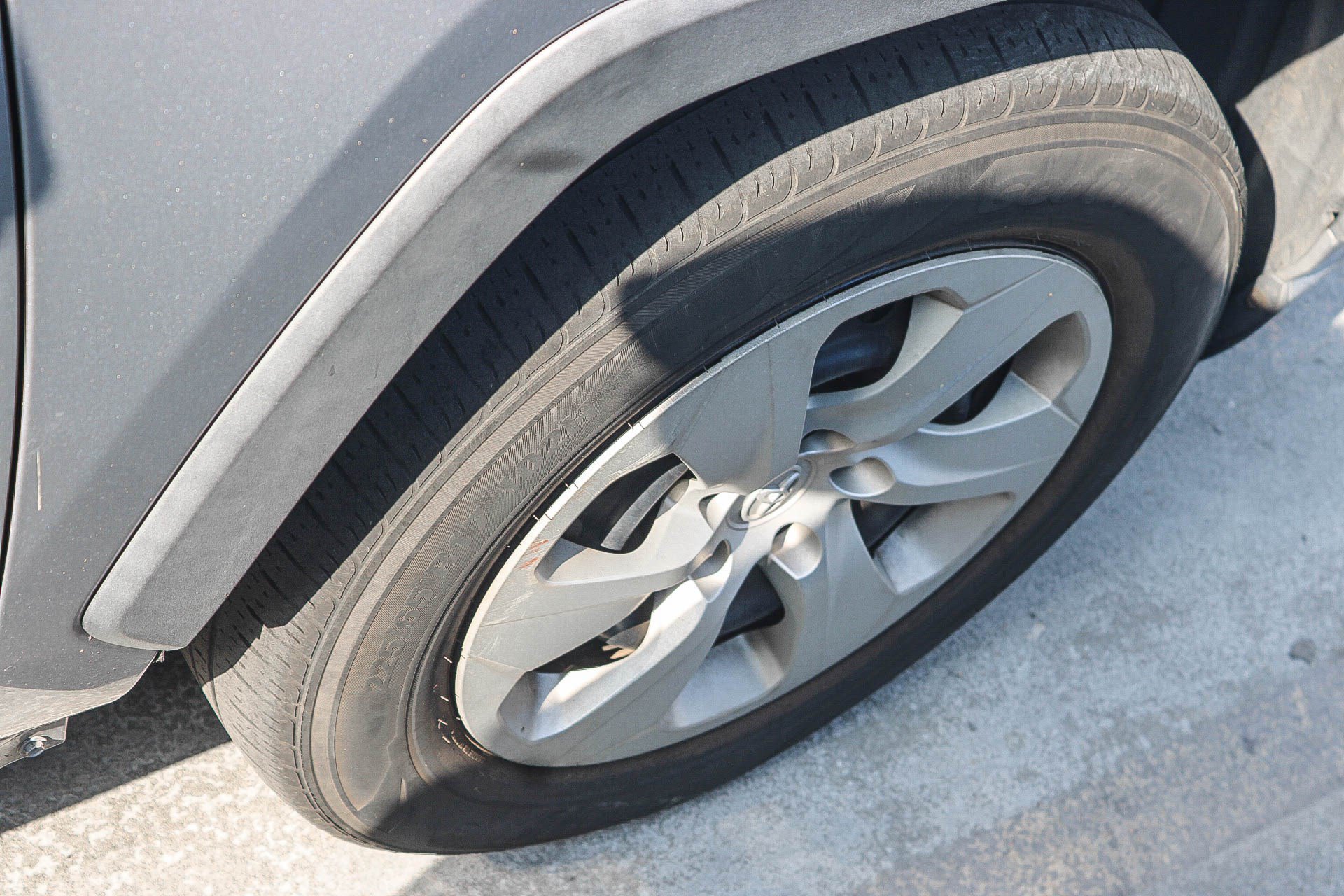 Certified 2019 Toyota RAV4 LE w/ Carpet Mat Package FWD image 17