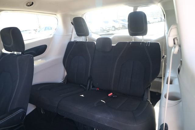 Used 2023 Chrysler Voyager LX image 22