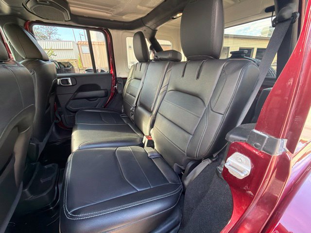 Used 2021 Jeep Wrangler Unlimited Sahara w/ Cold Weather Group AWD/4WD image 15