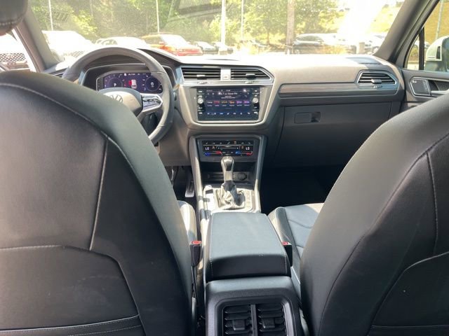 Used 2022 Volkswagen Tiguan SEL R-Line image 16