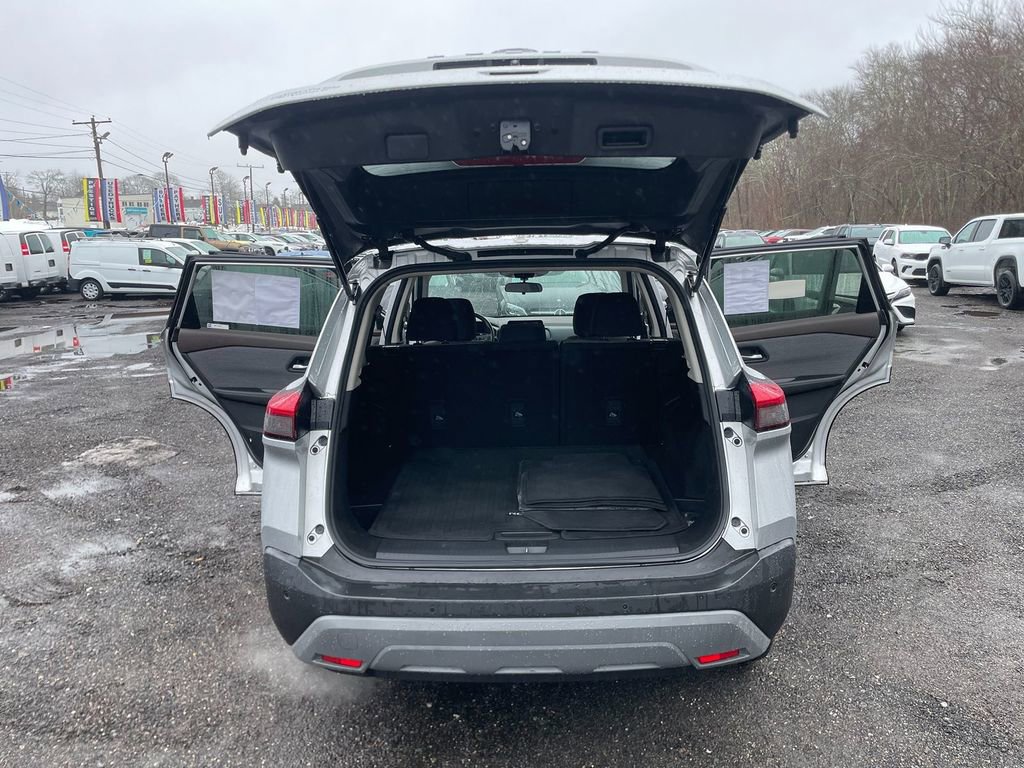 Used 2023 Nissan Rogue SV image 24