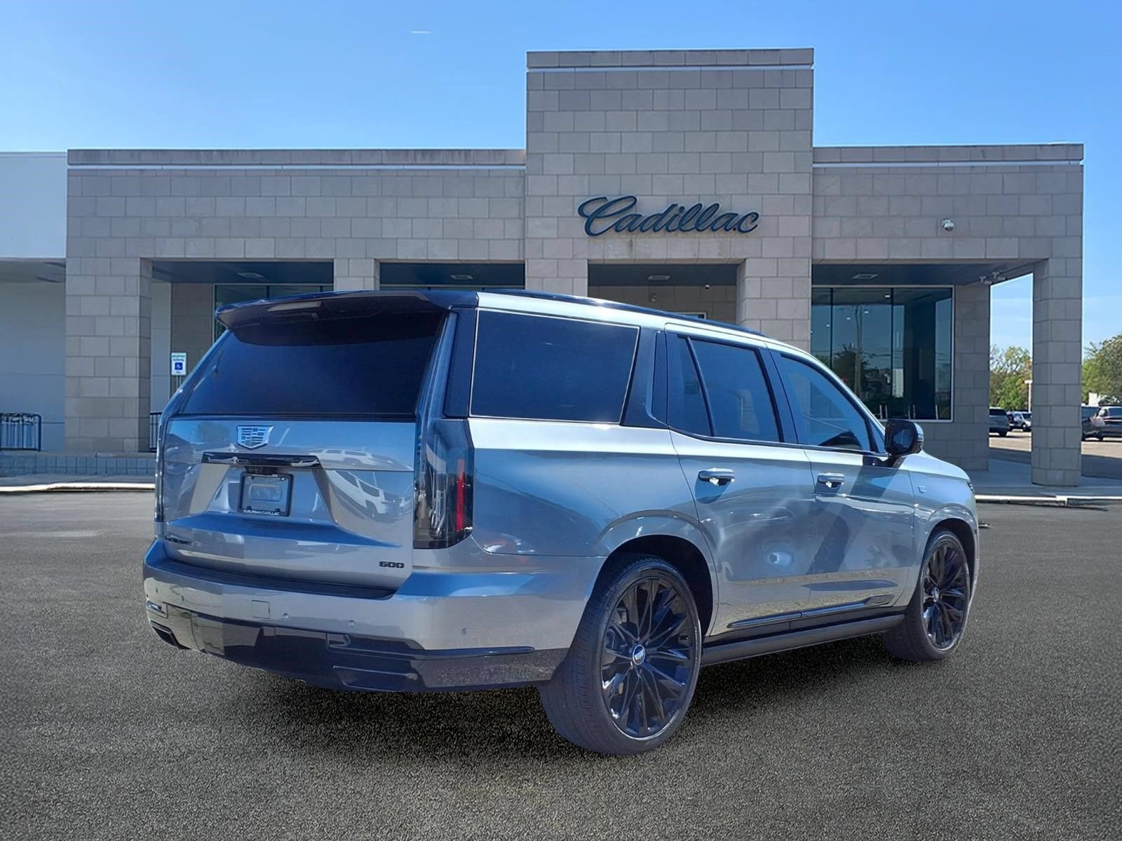 Used 2026 Cadillac Escalade Platinum Sport w/ LPO, ONYX Package AWD/4WD image 4