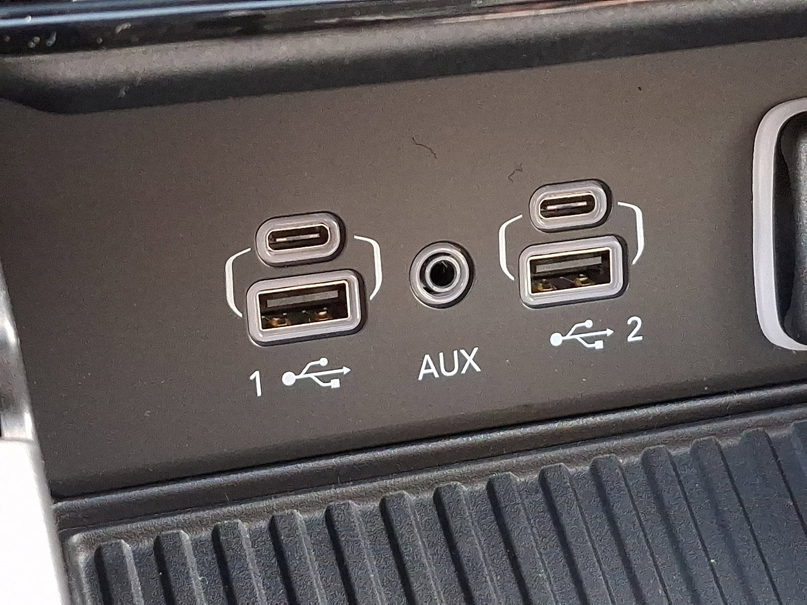 New 2026 Jeep Grand Cherokee Altitude AWD/4WD image 16