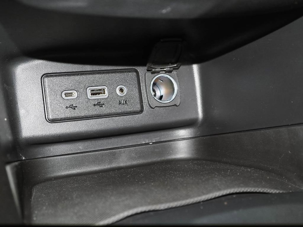 Used 2020 Chevrolet Equinox LT image 16